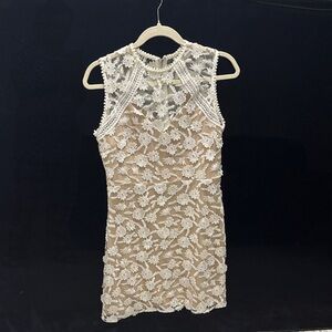 Elegant Lace Sleeveless Dress